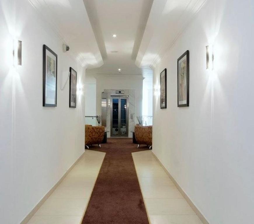 Morning Side 3* Lagos
