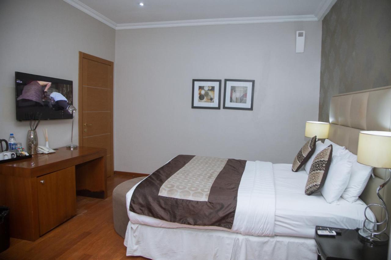 Morning Side 3* Lagos